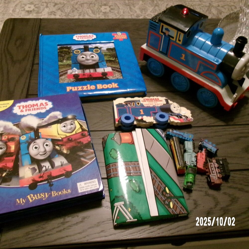 Thomas & Friends TOY LOT  Busy Books  W/ Figures,  '92 LARGE TRAIN, PUZZLES